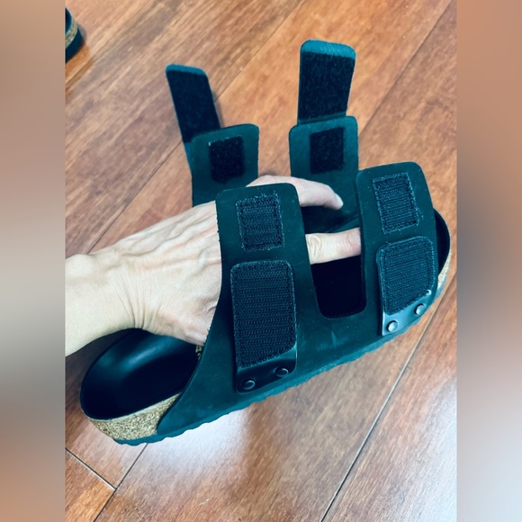 Birkenstock Uji Nubuck shine Leather straps adjustable slide sandals in black - Picture 9 of 16